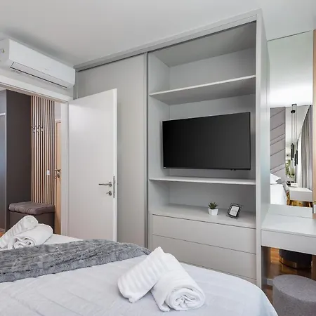 A&n Luxury מאקרסקה